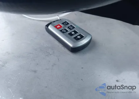 2017 Toyota Sienna Se Premium 8 Passenger z USA, uszkodzony, nr VIN 5TDXZ3DCXHS895547